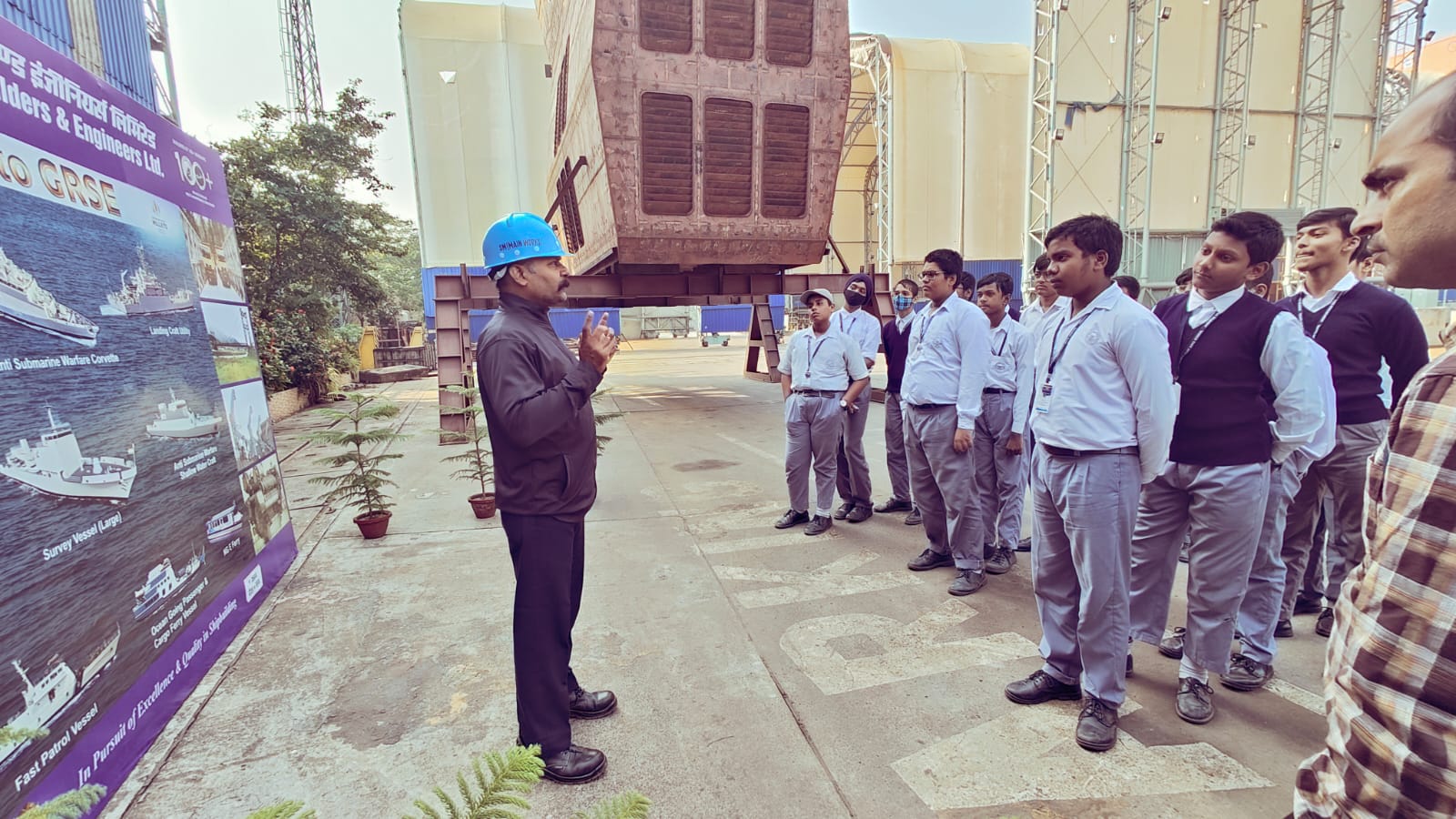 Students from Jodhpur Park Boys School, Kolkata, visits GRSE on 15 Dec 23