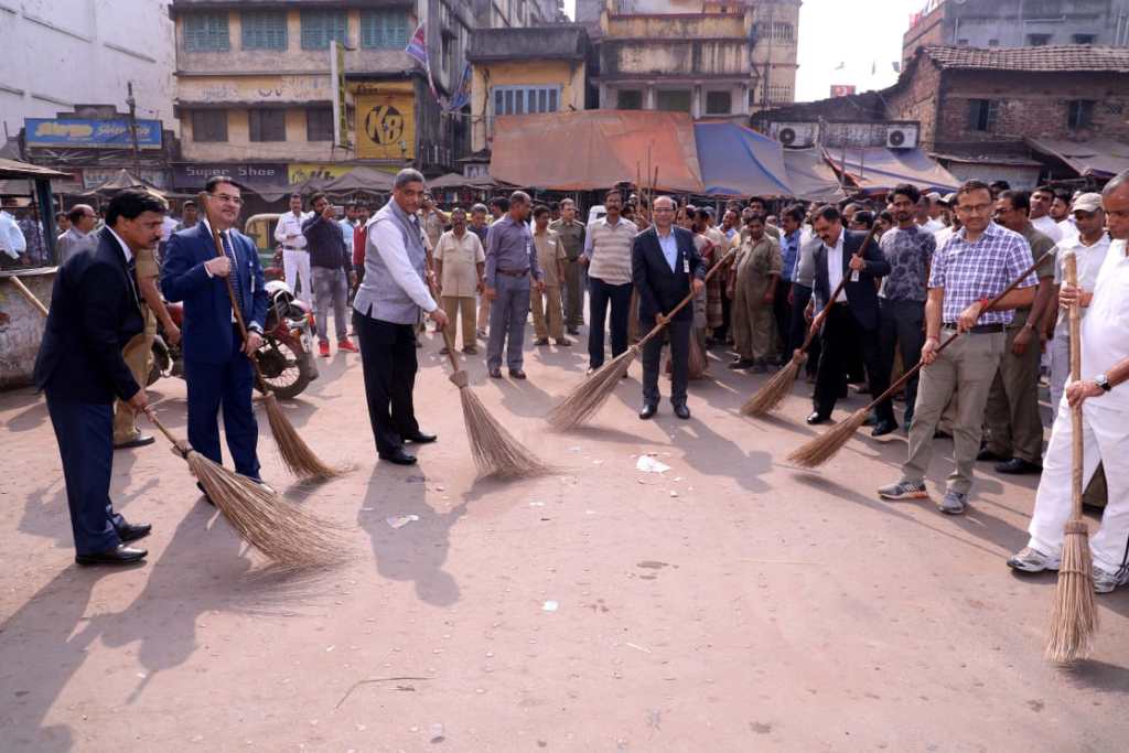 Image 3 - Celebration of Swachhta Pakhwada 2018 from 01 -15 Dec 18. On 01 Dec 18, two events were observed including Oath Taking Ceremony across all Units and Swachhta Shramdann outside the shipyard's Main Unit