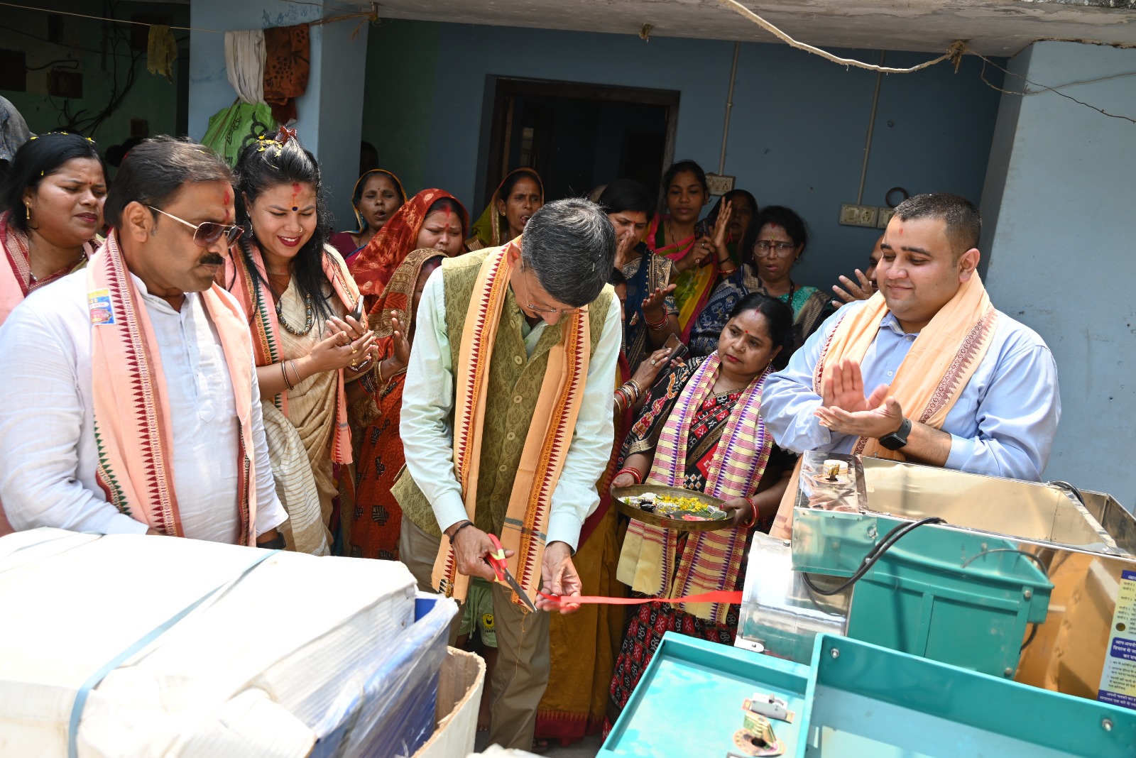 DIRECTOR (PERSONNEL), GRSE, HANDED OVER SATTU-MAKING MACHINES & WEIGHING MACHINES TO THE WOMEN SELF-HELP GROUP AT BALIPADA, DADHA PANCHAYAT, ODISHA ON 17 MAR 25 - Thumbnail