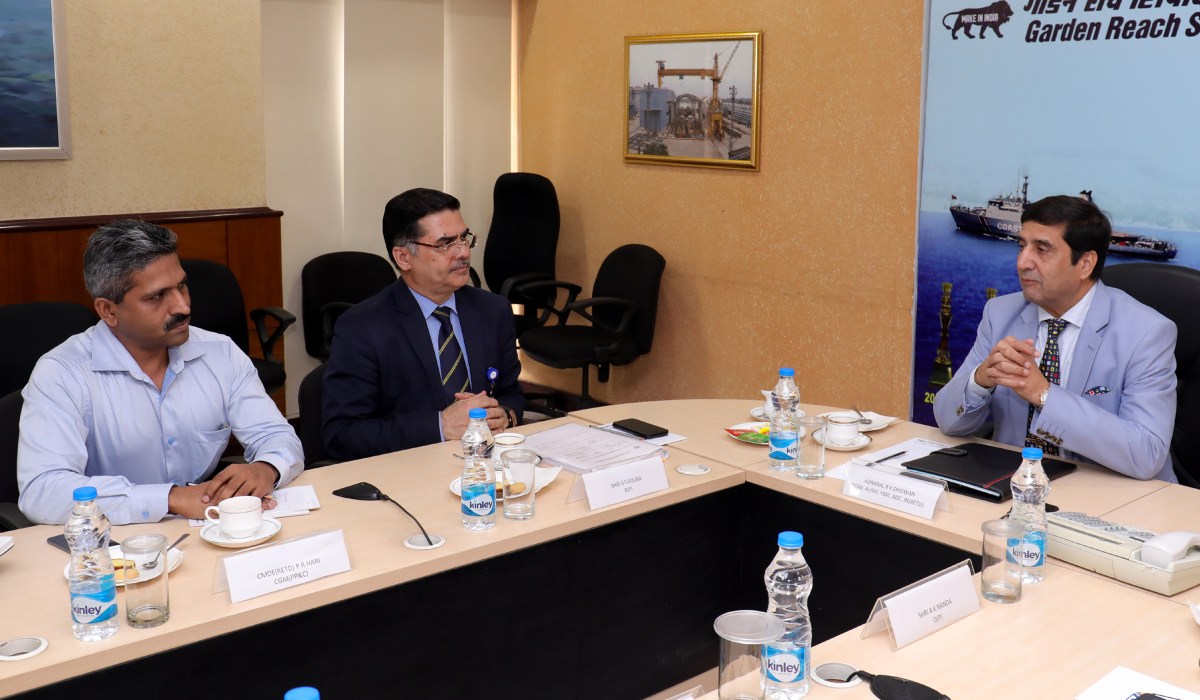 Former CNS, Admiral R.K Dhowan, PVSM, AVSM, YSM, ADC IN (Retd.) visits GRSE on 25 Jul 2017