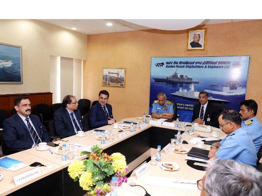 Vice Admiral Karambir Singh, PVSM , AVSM FOC-IN-C (East) visits GRSE on 17 Feb 18