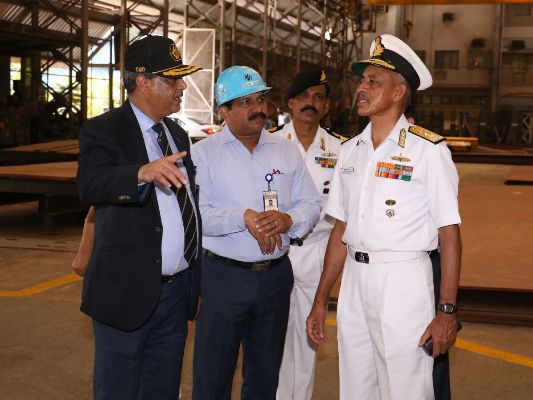 Vice Admiral M S Pawar, AVSM, VSM, COS, HQENC visits GRSE on 17 May 18