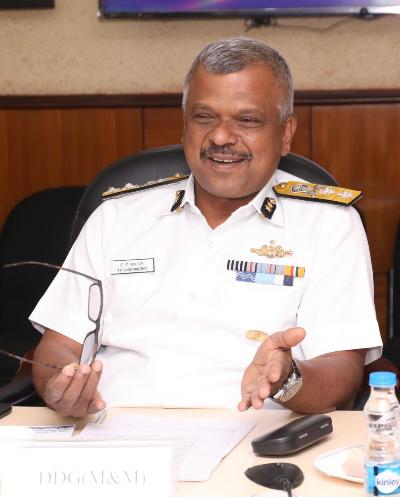 IG TP Sadanandan, TM, DDG (M&M) , Indian Coast Guard visits GRSE on 22 May 18