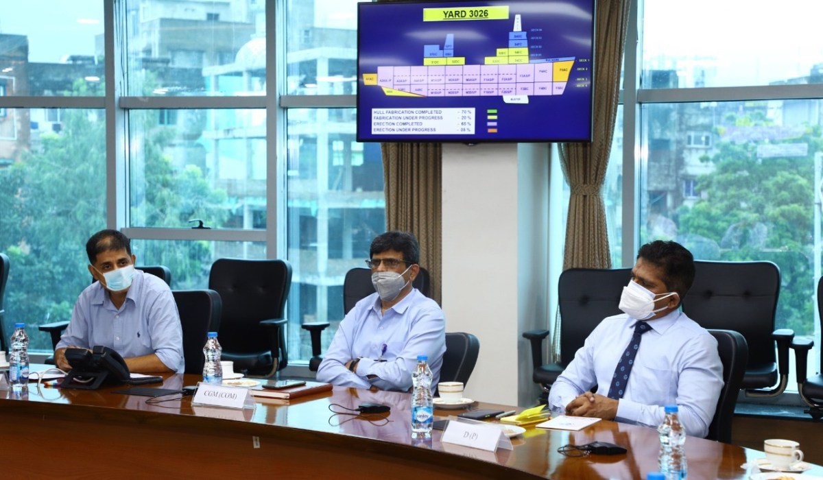 vV Adm Vinay Badhwar, AVSM ,NM , Chief Hydrographer Visited GRSE on 22 Sep 21