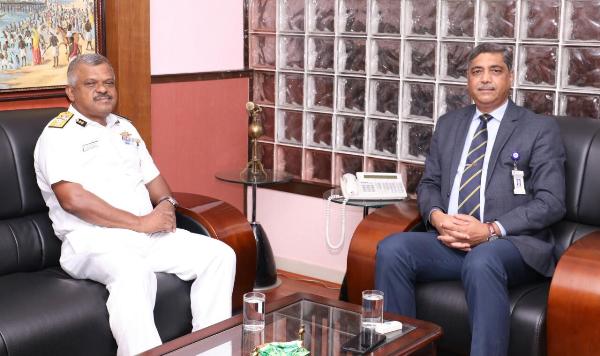 IG TP Sadanandan, TM, DDG (M&M) , Indian Coast Guard visits GRSE on 22 May 18v