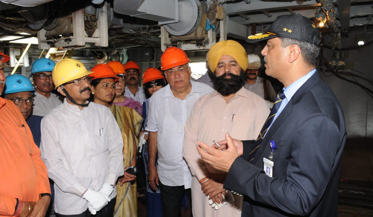 Parliamentary Standing Committee on Defence visits GRSE on 26 Apr 17