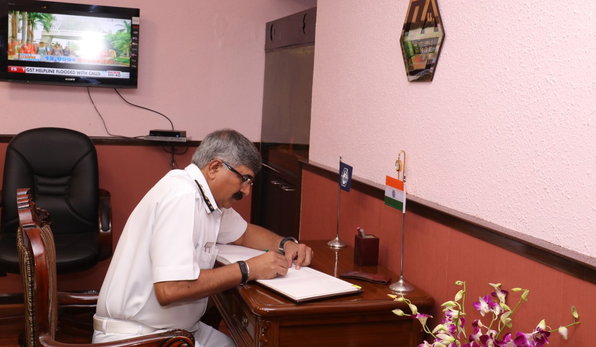 I.G Kuldip Singh Sheoran, PTM,TM, COM CG (NE) visits GRSE on 29 Jun 17