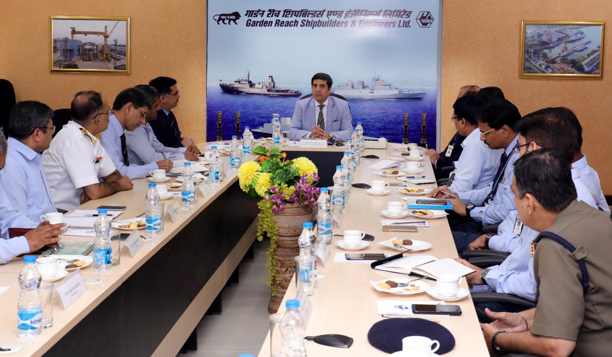 Former CNS, Admiral R.K Dhowan, PVSM, AVSM, YSM, ADC IN (Retd.) visits GRSE on 25 Jul 2017