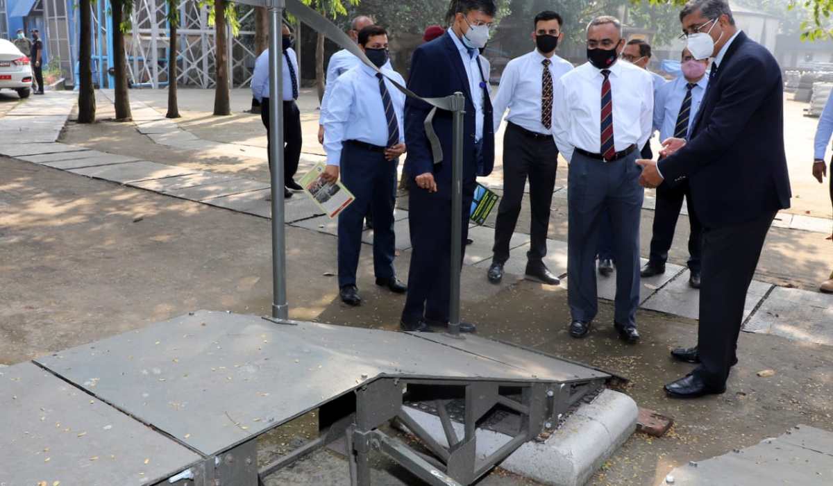 Lt Gen Manoj Pande, AVSM, VSM, ARMY Commander (GOC-IN-C) Visited GRSE on 27 Nov 21