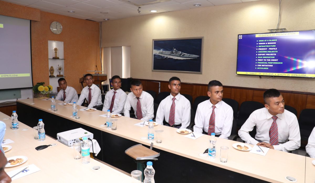 Cadets of Officer Training Academy of Gaya visit GRSE on 15 Sep 17