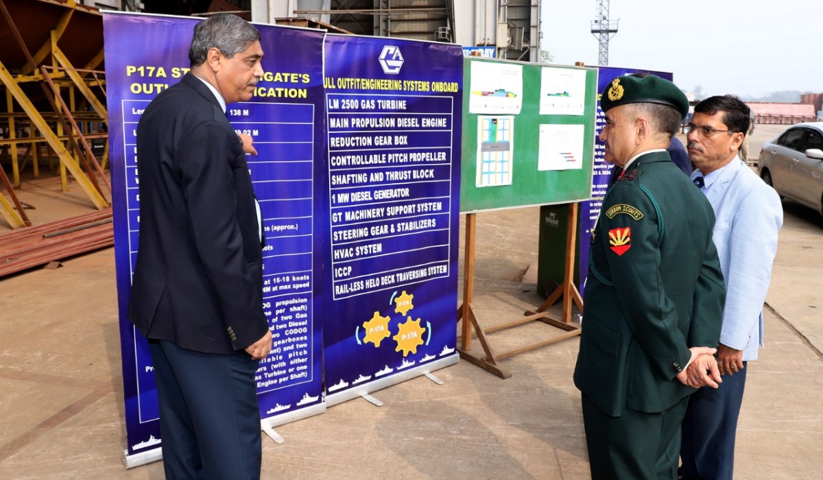 Lt. General Anil Chauhan, UYSM, AVSM, SM, VSM, GOC - IN - C, HQ Eastern Command visits GRSE on 20 Jan 20