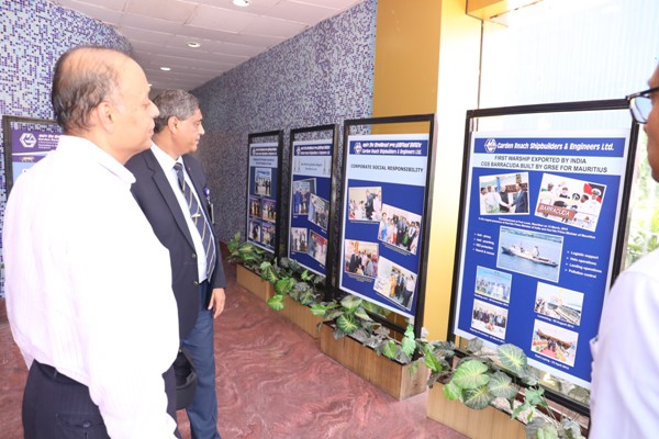 Dr. Ajay Kumar, Secretary (Defence Production) visits GRSE on 07 Jul 18 and inaugurates the Virtual Reality Lab