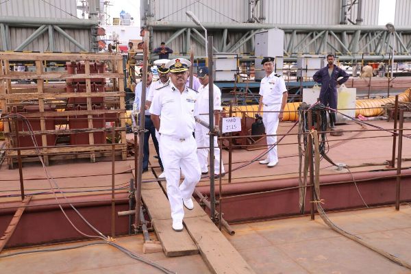 IG TP Sadanandan, TM, DDG (M&M) , Indian Coast Guard visits GRSE on 22 May 18