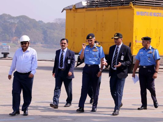 Vice Admiral Karambir Singh, PVSM , AVSM FOC-IN-C (East) visits GRSE on 17 Feb 18