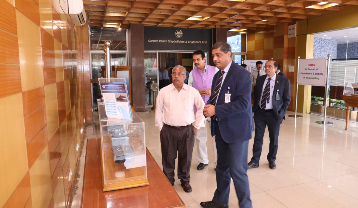 Shri Nand Kishore, Dy.CAG visits GRSE on 06 Sep 17