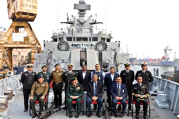 Lt. General Anil Chauhan, UYSM, AVSM, SM, VSM, GOC - IN - C, HQ Eastern Command visits GRSE on 20 Jan 20