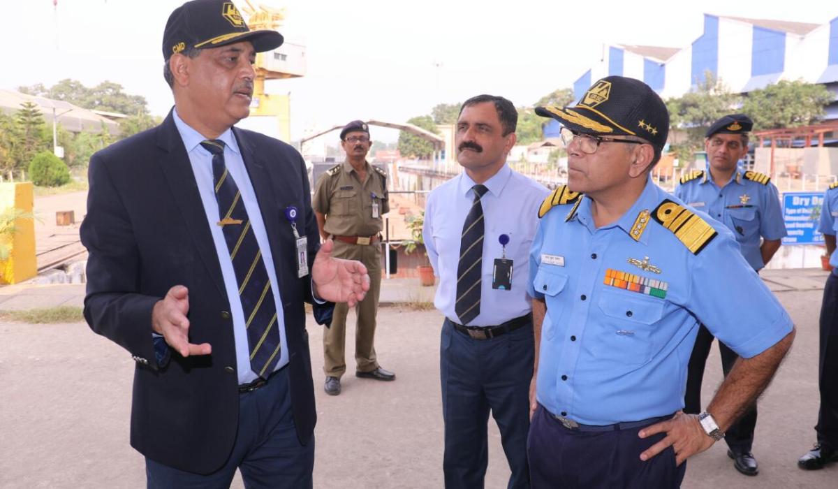 Vice Admiral AK Saxena, AVSM, VSM, CWP&A, visited GRSE on 30 Nov 18
