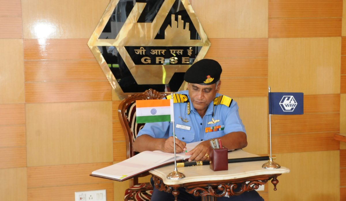 Vice Admiral B.K Verma, CINCAN visits GRSE on 30 May 17