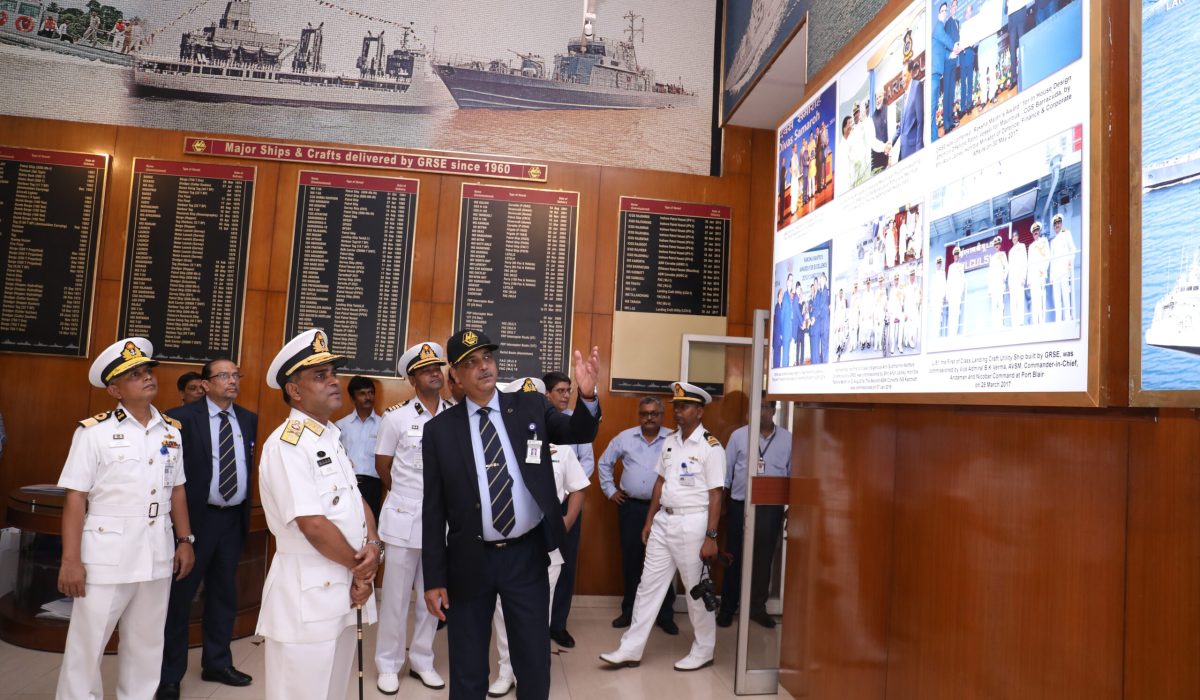 Bangladesh Delegation visits GRSE on 07 Aug 17