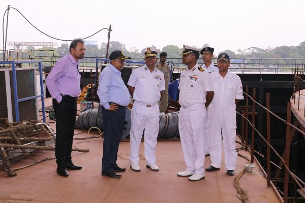 IG TP Sadanandan, TM, DDG (M&M) , Indian Coast Guard visits GRSE on 22 May 18