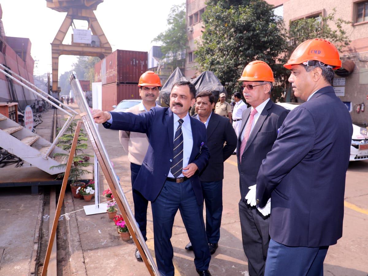 Shri Jaideep Mazumdar, Ambassador to The Philippines, visits GRSE on 24 Dec 18