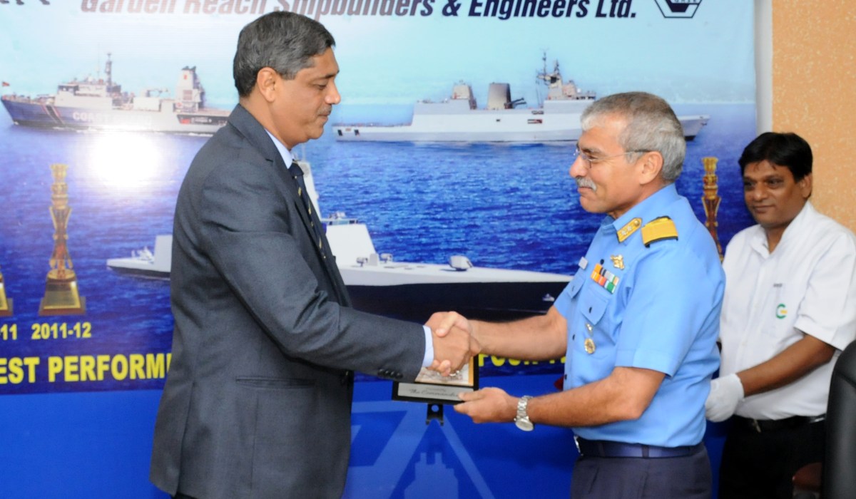 Rear Admiral Monty Khanna visits GRSE on 17 Apr 17