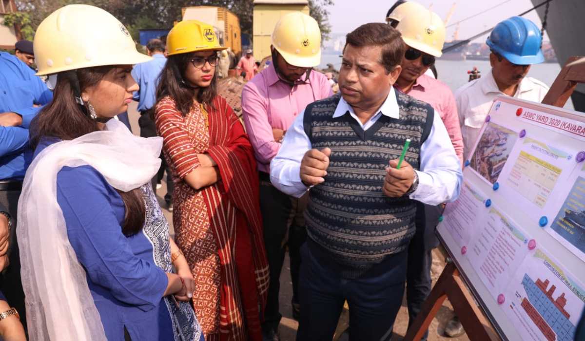 Navy Attachment of IAS Officer Trainees visit GRSE on 27 Dec 18Navy Attachment of IAS Officer Trainees visit GRSE on 27 Dec 18
