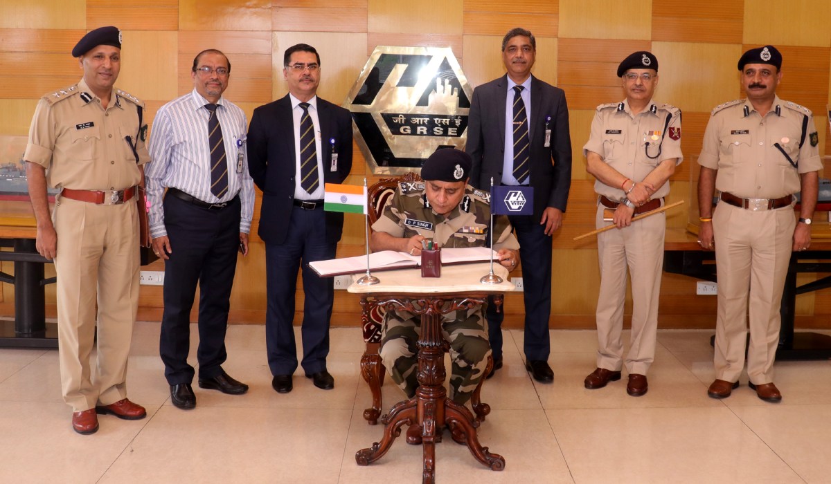 DG CISF visits GRSE on 08 Jul 17