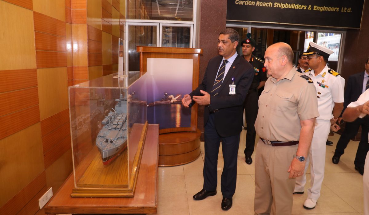 Air Chief Marshal Sir Stuart Peach GSE, KCB, ADC, Deputy Chief of Defence Staff U.K visits GRSE on 22 Jul 17