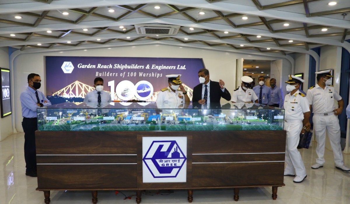 V Adm B Dasgupta, AVSM, YSM, VSM, Chief of Staff, HQENC Visited GRSE on 22 Sep 21