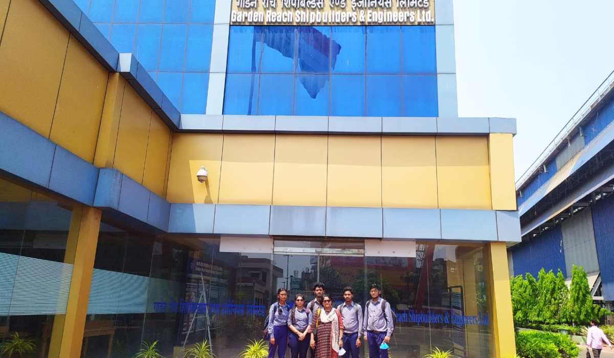 Trainees from ITI Howrah Homes visits GRSE - Image 1 Image 1 - Trainees from ITI Howrah Homes visits GRSE