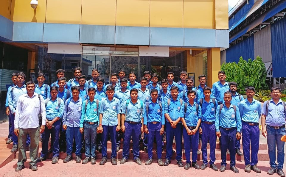 Students from Ramakrishna Mission Shilpavidyalaya, Industrial Training Institute, Belurmath visited GRSE - Image 1 Image 1 - Students from Ramakrishna Mission Shilpavidyalaya, Industrial Training Institute, Belurmath visited GRSE
