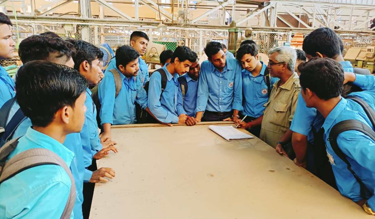 Students from Ramakrishna Mission Shilpavidyalaya, Industrial Training Institute, Belurmath visited GRSE