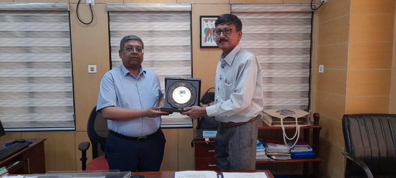 Director (Personnel), GRSE, DIG Subrato Ghosh, ICG (Retd.) Called on Addl. Chief Secretary (Labour), GoWB, Shri Barun Kumar Ray, IAS on 11 Oct 23