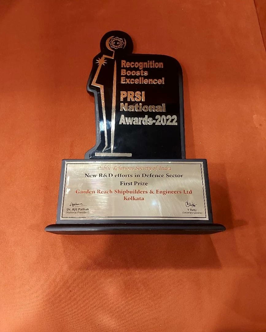 GRSE received prestigious PRSI National Awards 2022 in three categories Hon'ble Governor of Madhya Pradesh Shri Mangubhai Patel presented the award at 44th AIPRC, Bhopal on 27 Dec 22