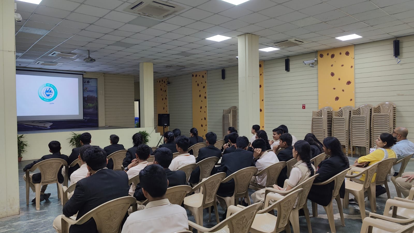 Visit of Young Academic Minds from the BGES School, Kolkata on 01 Dec 23